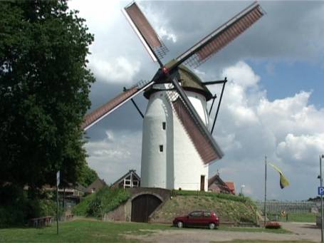 Walbeck : Steprather Turmwindmühle, sie ist die älteste voll funktionstüchtige Anlage ihrer Art in Deutschland